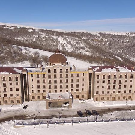 Golden Palace Hotel Resort & Spa Gl Tsaghkadzor Exteriör bild