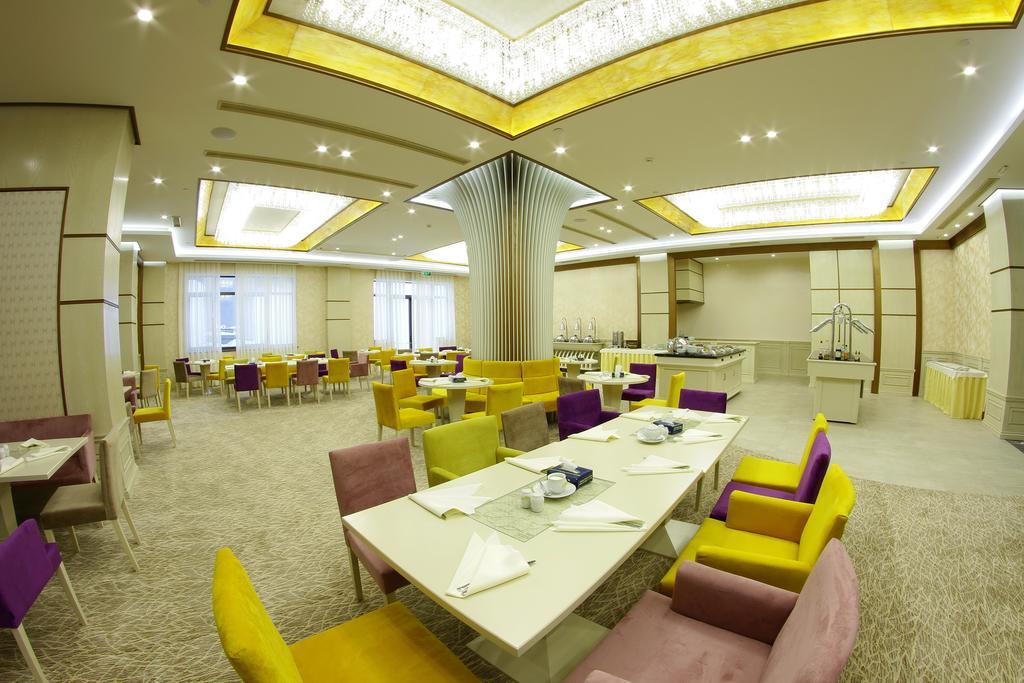 Golden Palace Hotel Resort & Spa Gl Tsaghkadzor Exteriör bild
